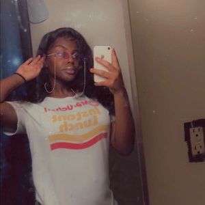 Meet your Posher, Brionya